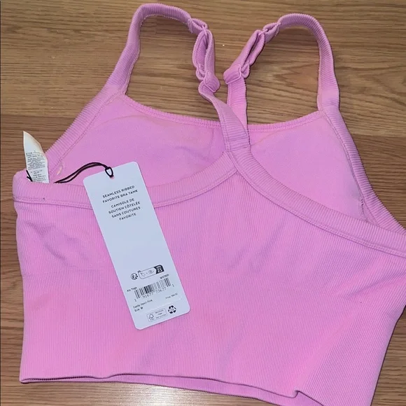 VIRAL🚨NWT ALO seamless ribbed favorite bra tank candy heart pink🚨 - Picture 2 of 3